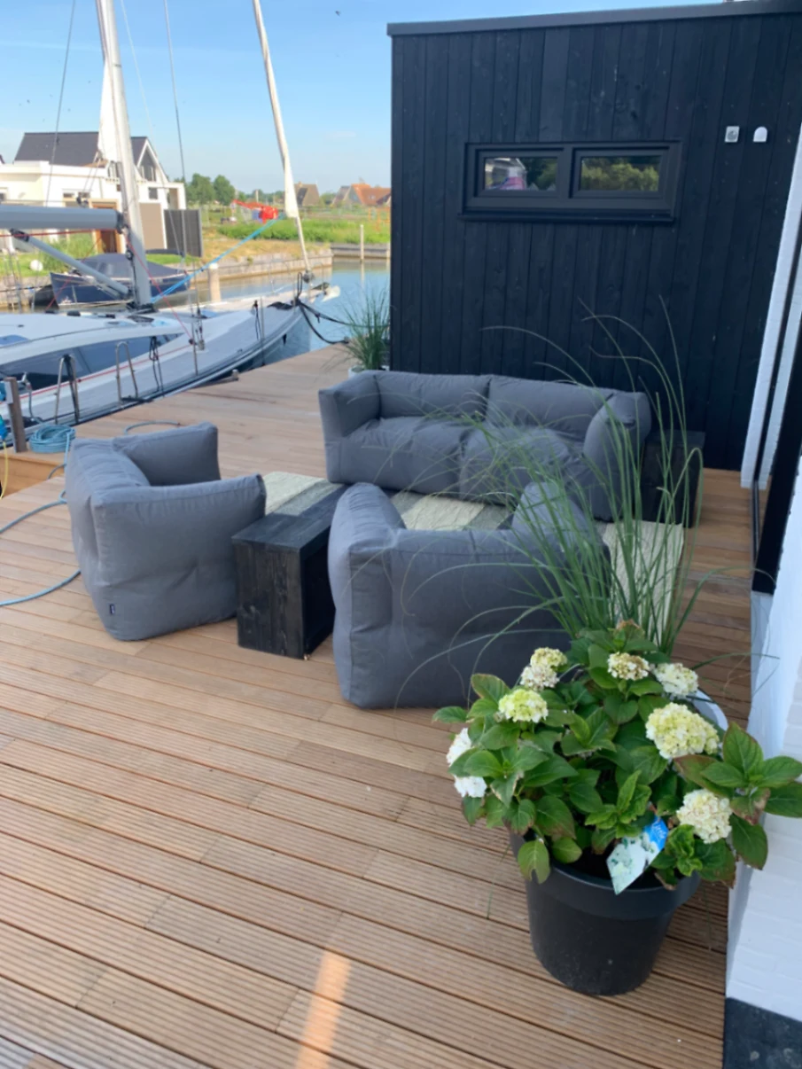 Lounge aan het water